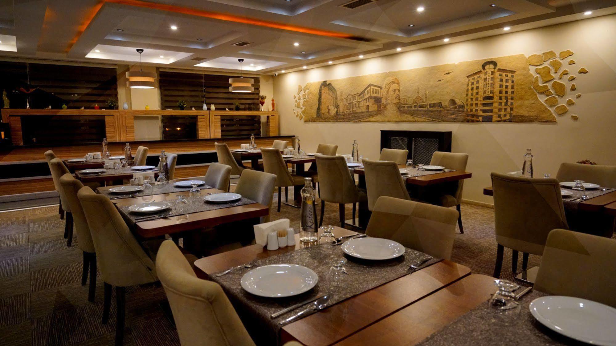 Es Albatros Hotel Eskişehir Ngoại thất bức ảnh