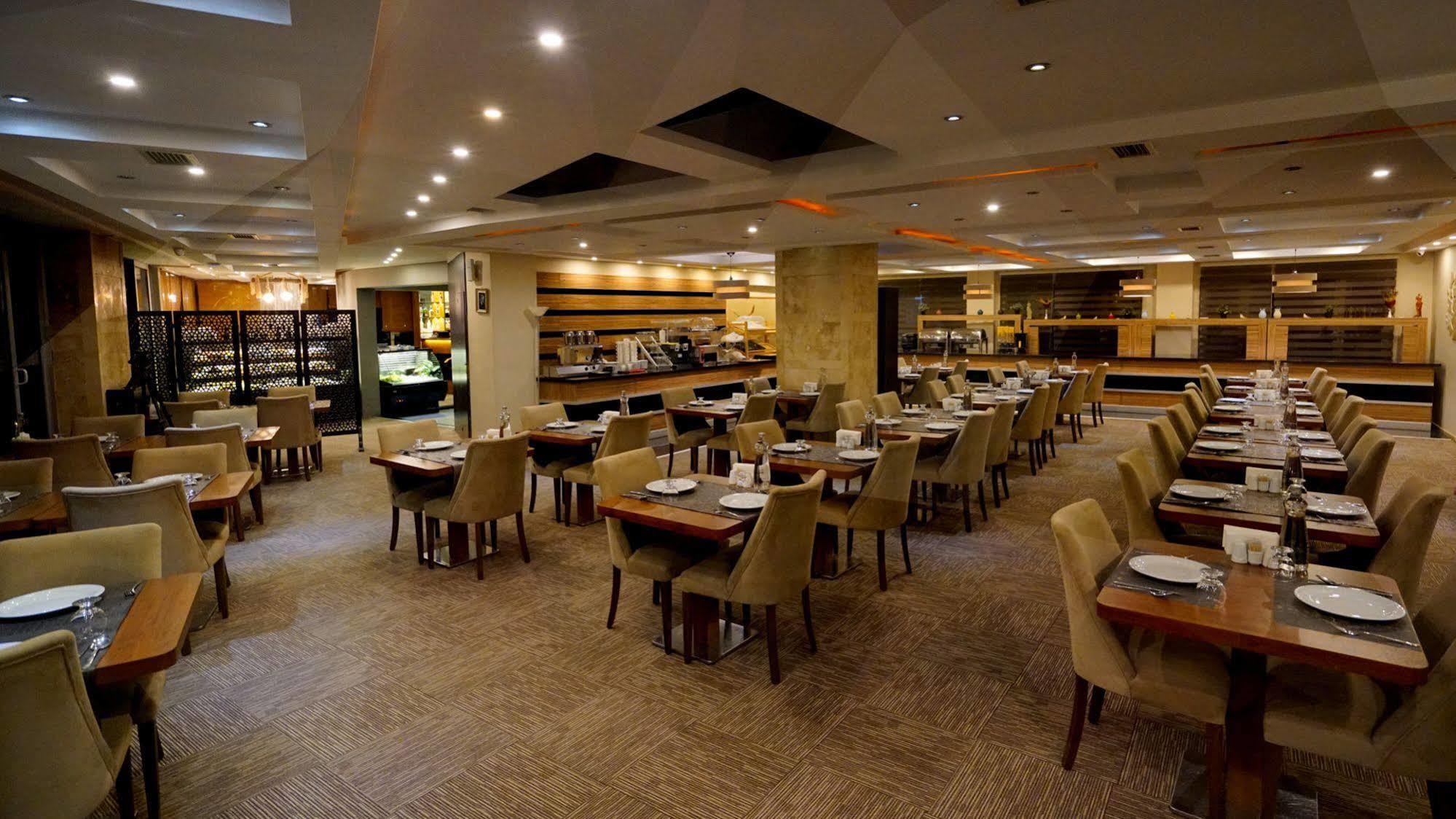 Es Albatros Hotel Eskişehir Ngoại thất bức ảnh