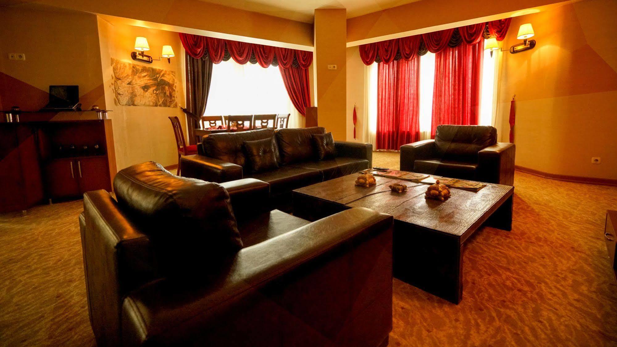 Es Albatros Hotel Eskişehir Ngoại thất bức ảnh