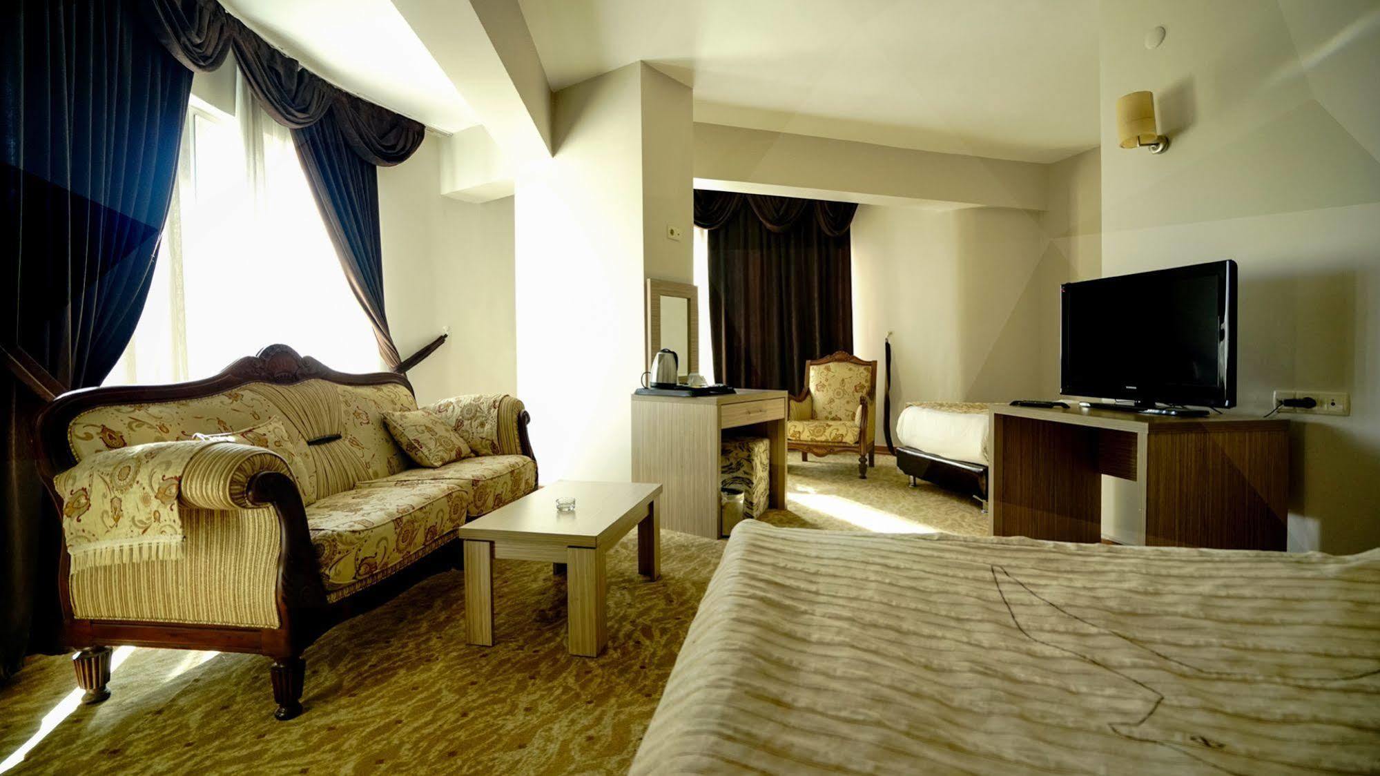 Es Albatros Hotel Eskişehir Ngoại thất bức ảnh