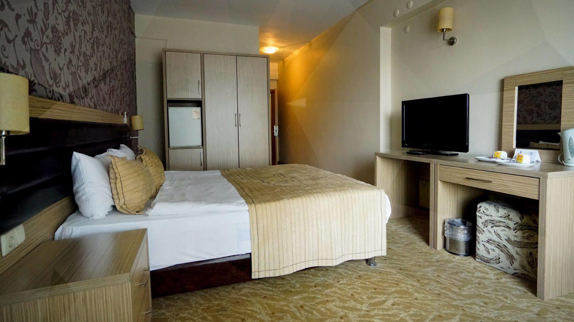 Es Albatros Hotel Eskişehir Ngoại thất bức ảnh