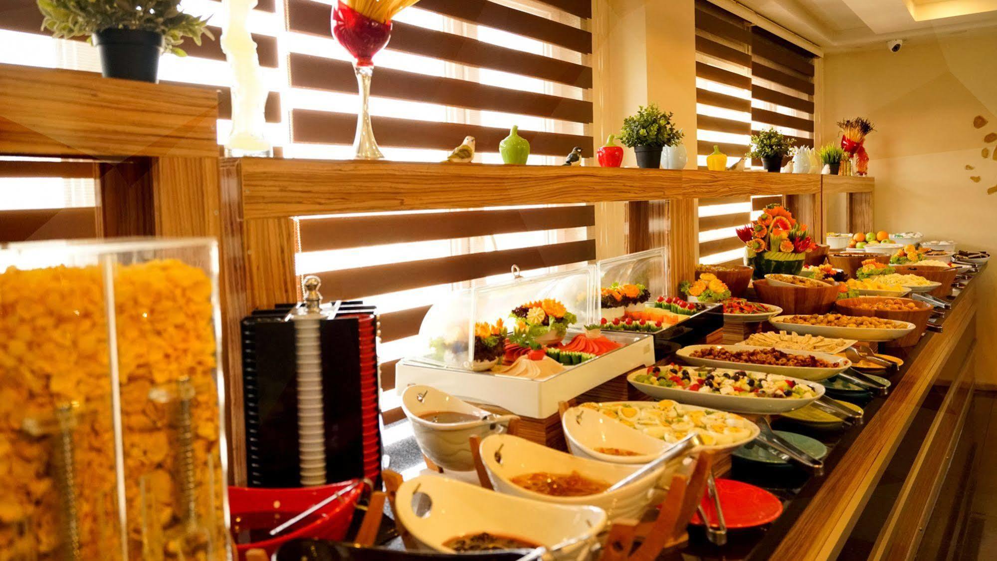 Es Albatros Hotel Eskişehir Ngoại thất bức ảnh