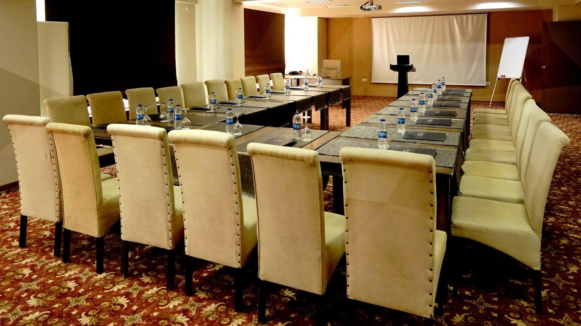 Es Albatros Hotel Eskişehir Ngoại thất bức ảnh